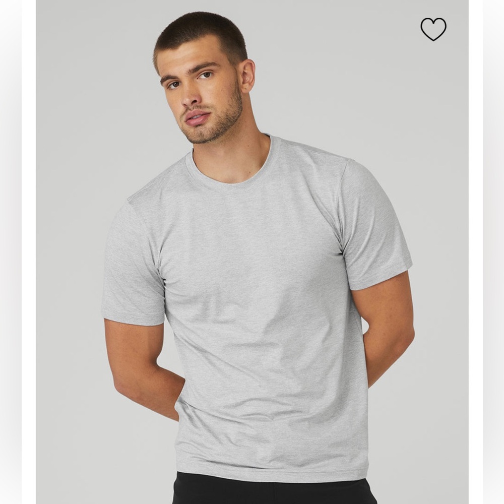 RESTOCK ALO Yoga Men’s “Conquer Performance” T-Shirt (S) *BESTSELLER*